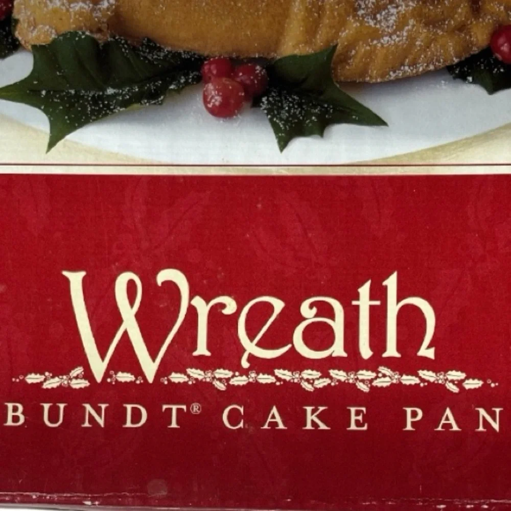 Williams-Sonoma Vintage Holiday Wreath Bundt Cake non stick Pan by Nordic Ware